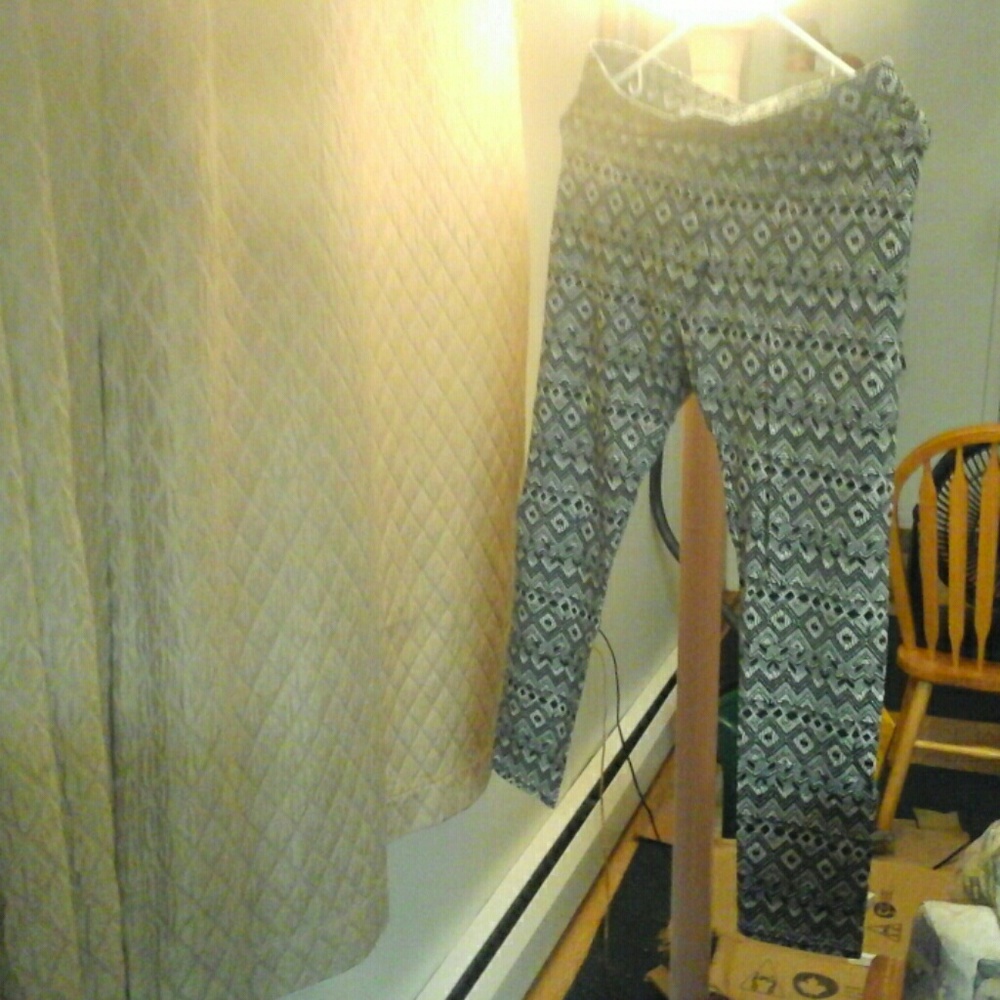 Leggings  size large - Picture 2 of 3
